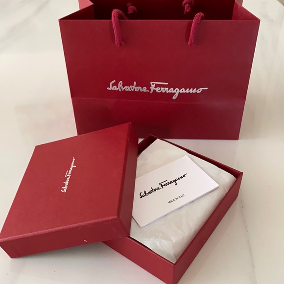 Salvatore Ferragamo Vara Bow Zip Wallet - Picture 8 of 10